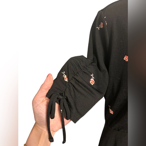 Lauren Conrad black floral dress with ties - Picture 6 of 9